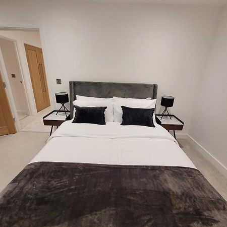 Luxury 1 Bed Apartment In The Centre Of Rochester Wainscot Kültér fotó