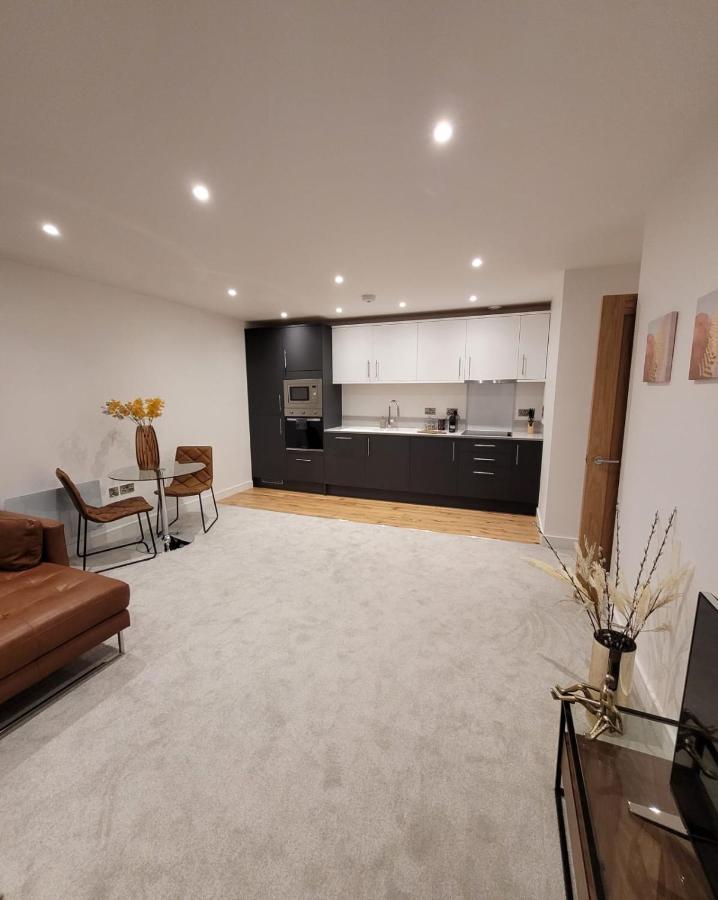 Luxury 1 Bed Apartment In The Centre Of Rochester Wainscot Kültér fotó