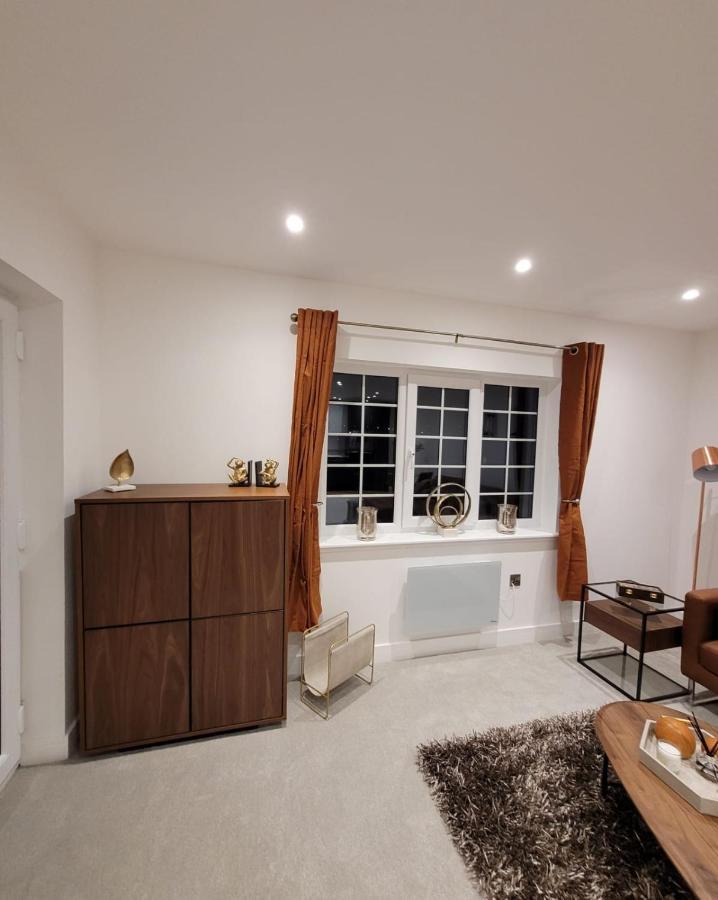 Luxury 1 Bed Apartment In The Centre Of Rochester Wainscot Kültér fotó